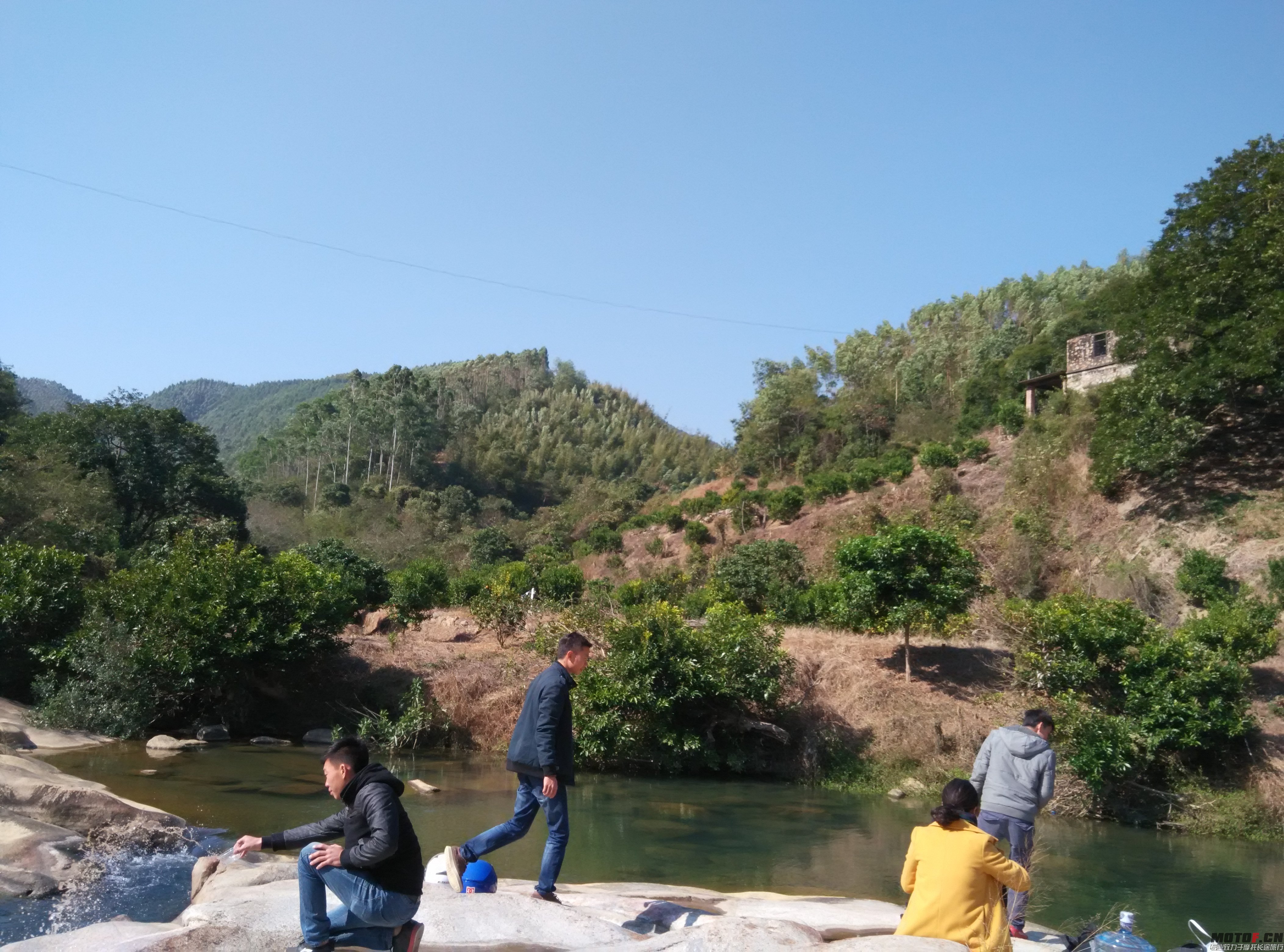 QQ图片20141222230339.jpg