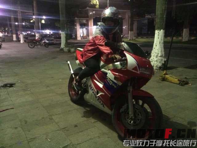 女车手.jpg