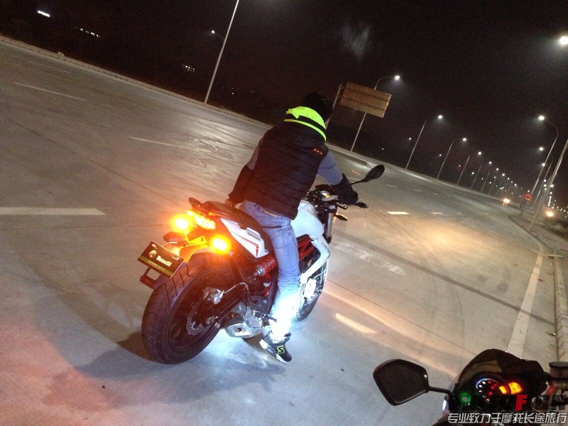 QQ图片20150106195938.jpg