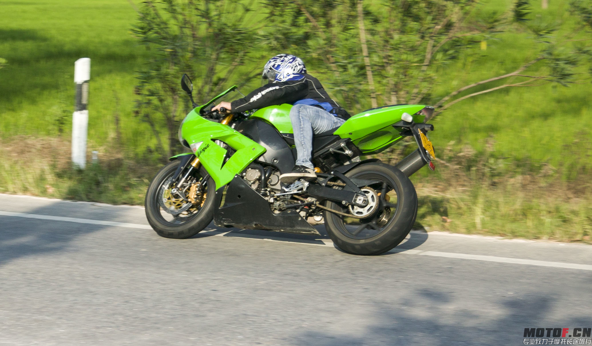 676U2659_1.jpg