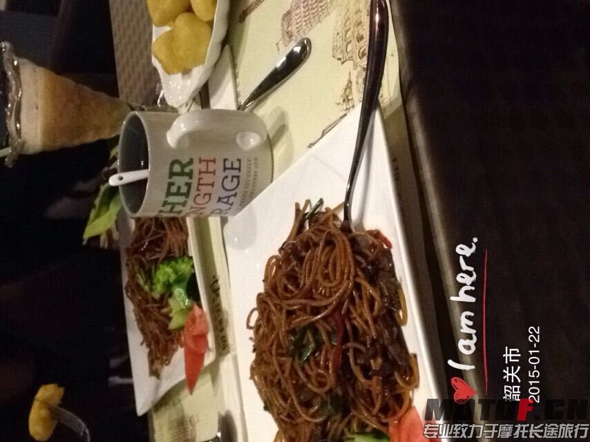 到家了吃面条13.jpg