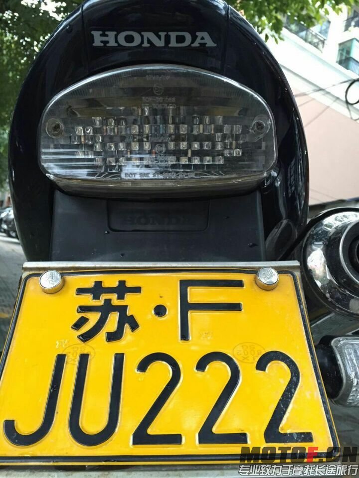 后刹车灯1.jpg