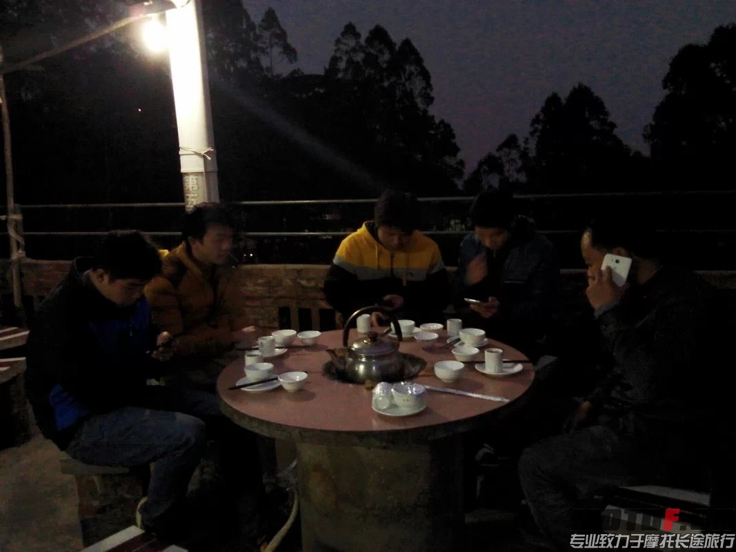 在奇其晚饭.jpg