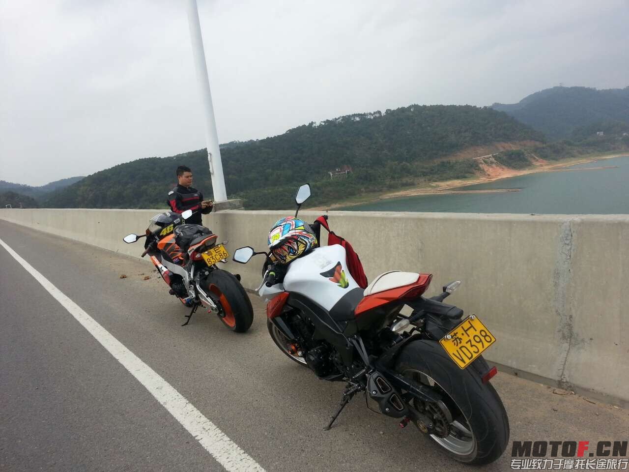 Z1000