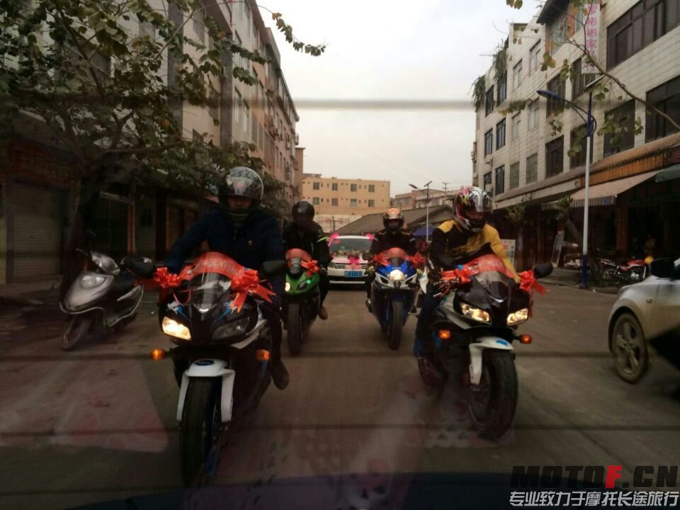 4E1F2BC20012E55B566DD75BF7E50041.jpg