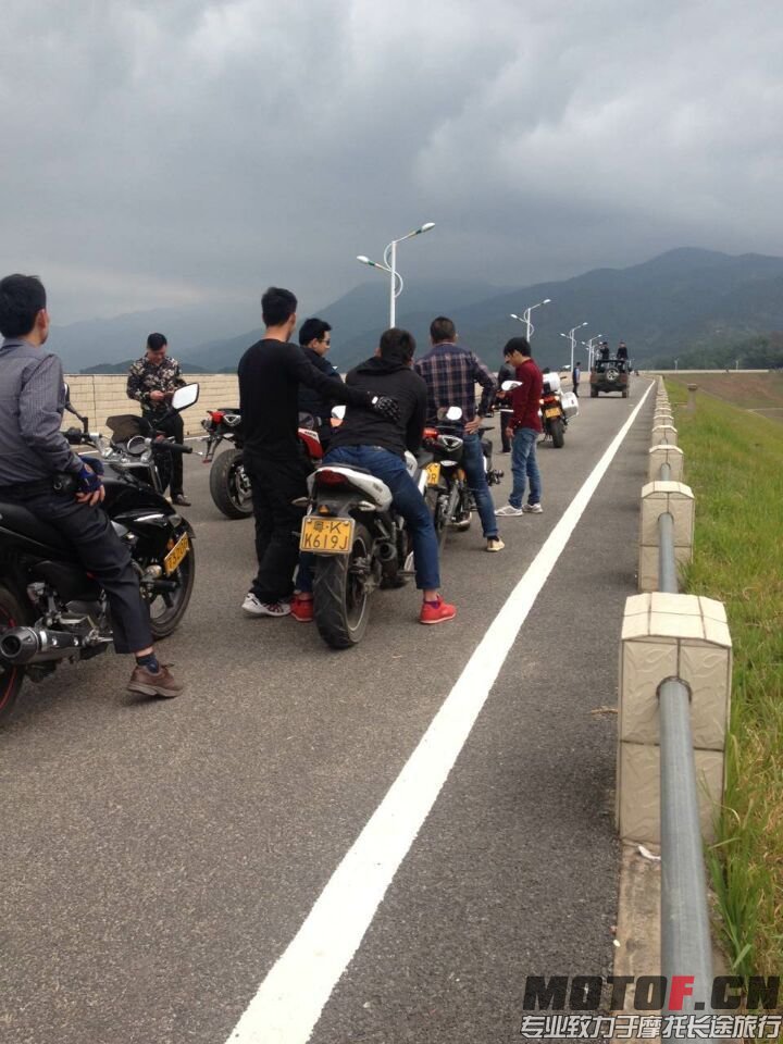 QQ图片20150316030017.jpg