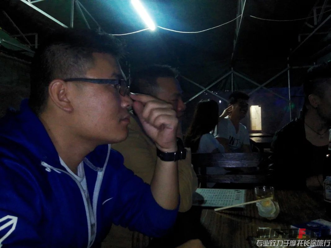 psbCAY09XB9.jpg