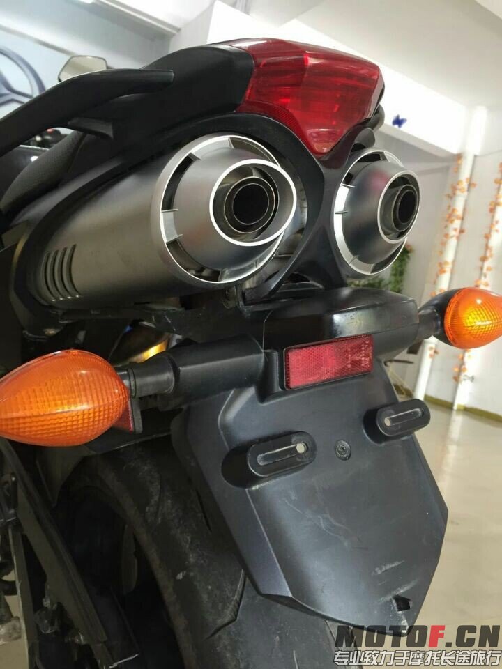 尾巴排气.jpg