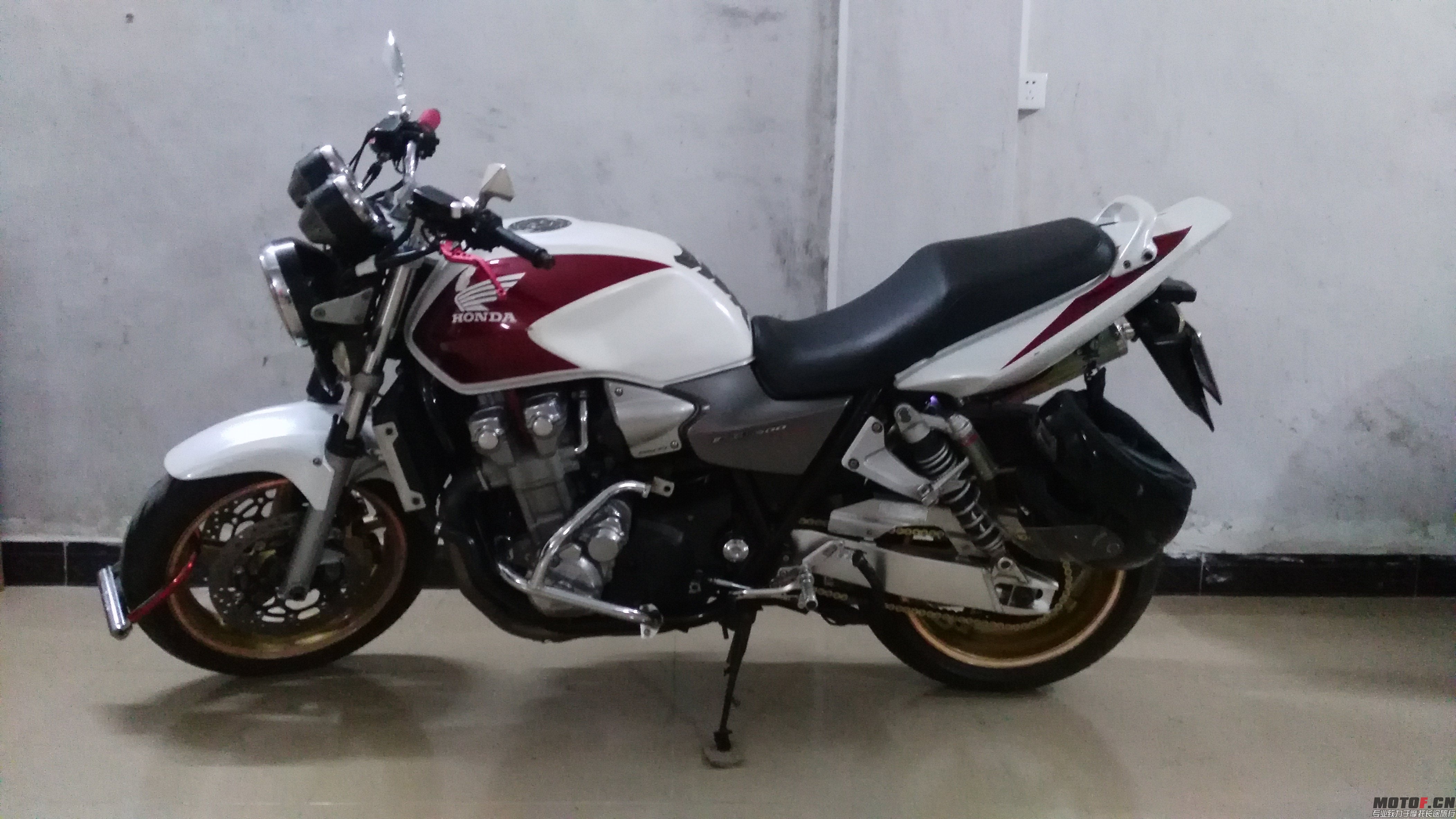 CB1300.jpg