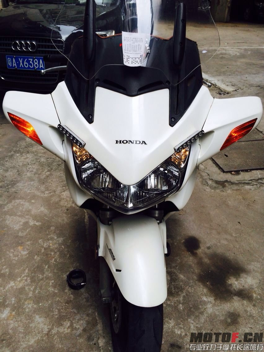 st1300
