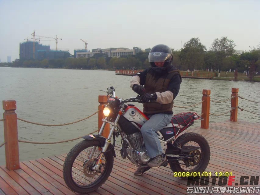 psbCA0AW8T5.jpg