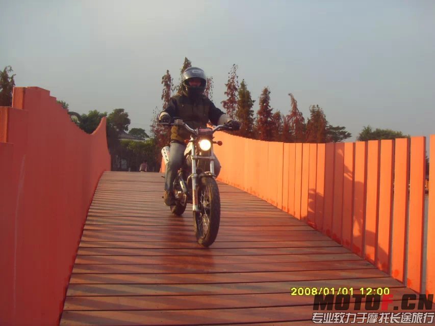 psbCA2FDYQ9.jpg