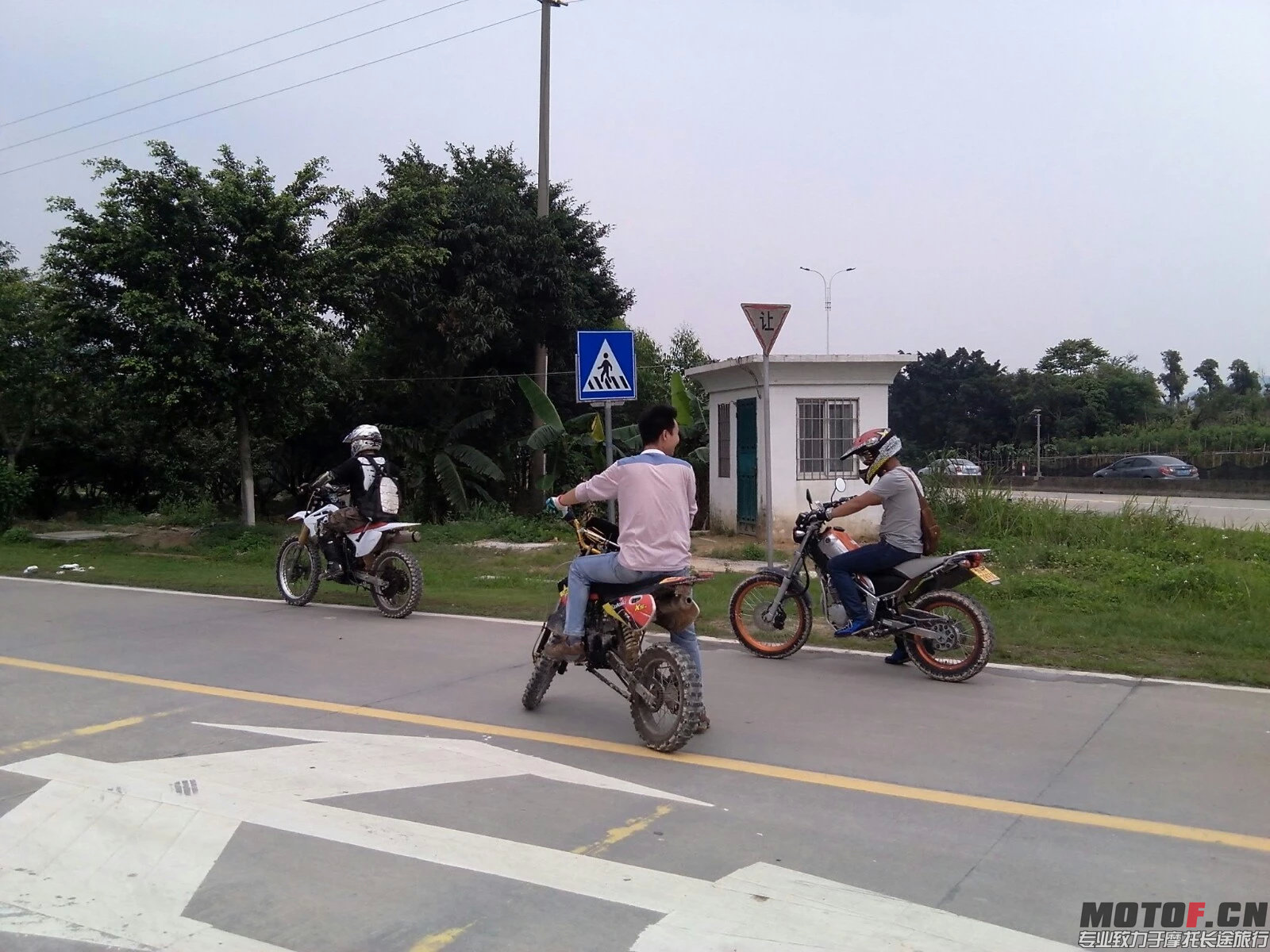 psbCA1G5YZR.jpg