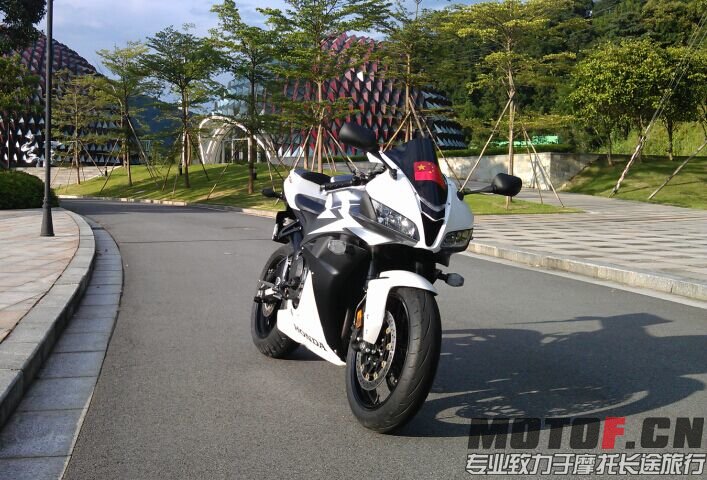 CBR 正面.jpg