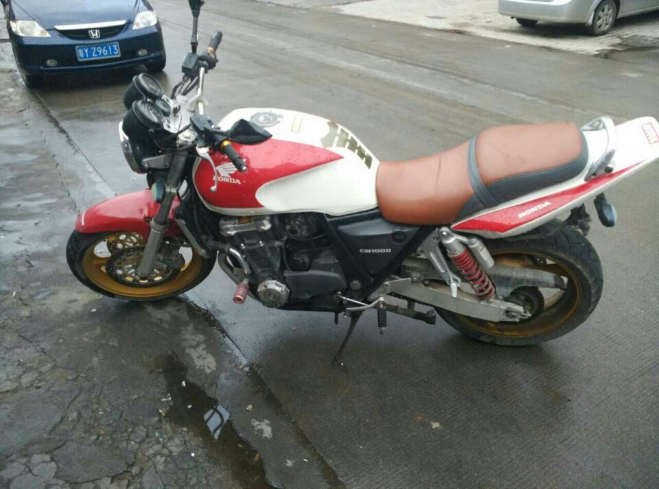 右.jpg