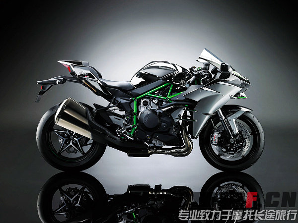 15ZX1000N_Styling03.jpg