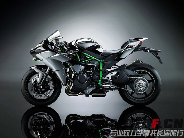 15ZX1000N_Styling05.jpg