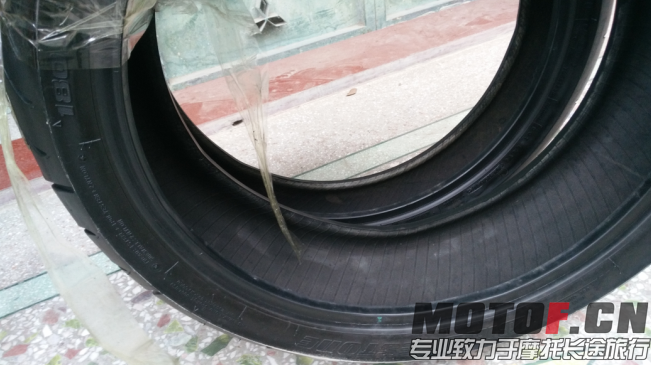 普利司通 一对 180-55-17 120-55-17 9.5新 前后无补丁 1000元