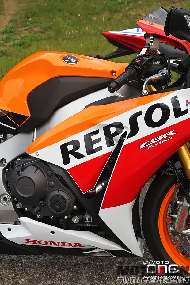 2015_HONDA_CBR_1000_SP_ABS_40.jpg