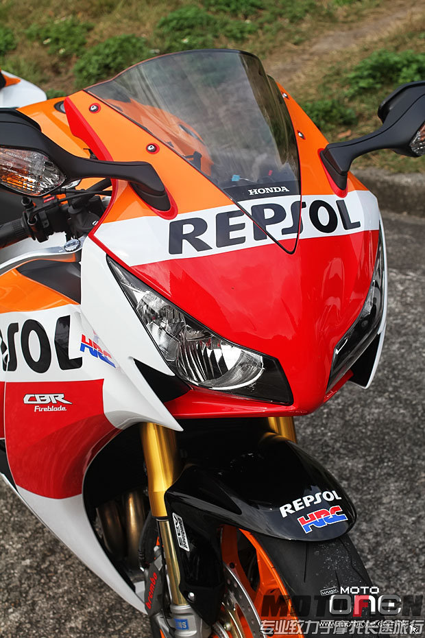 2015_HONDA_CBR_1000_SP_ABS_41.jpg