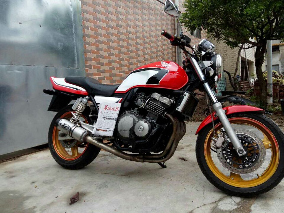 14CAE4ACD172C210B4845699FBF41636.jpg