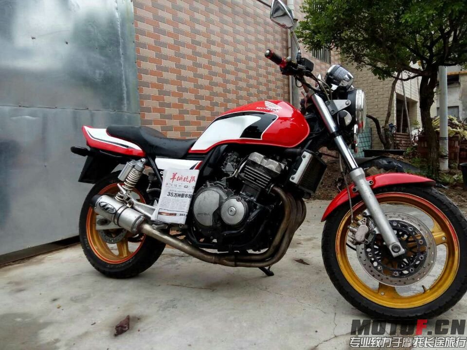 14CAE4ACD172C210B4845699FBF41636.jpg