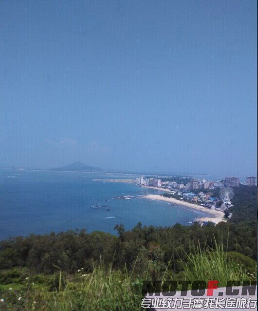 从山顶看下沙扒整个海边真的很美.jpg