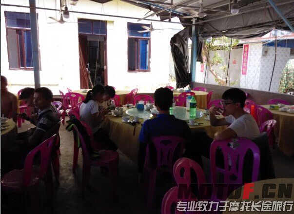 等上菜呀..jpg