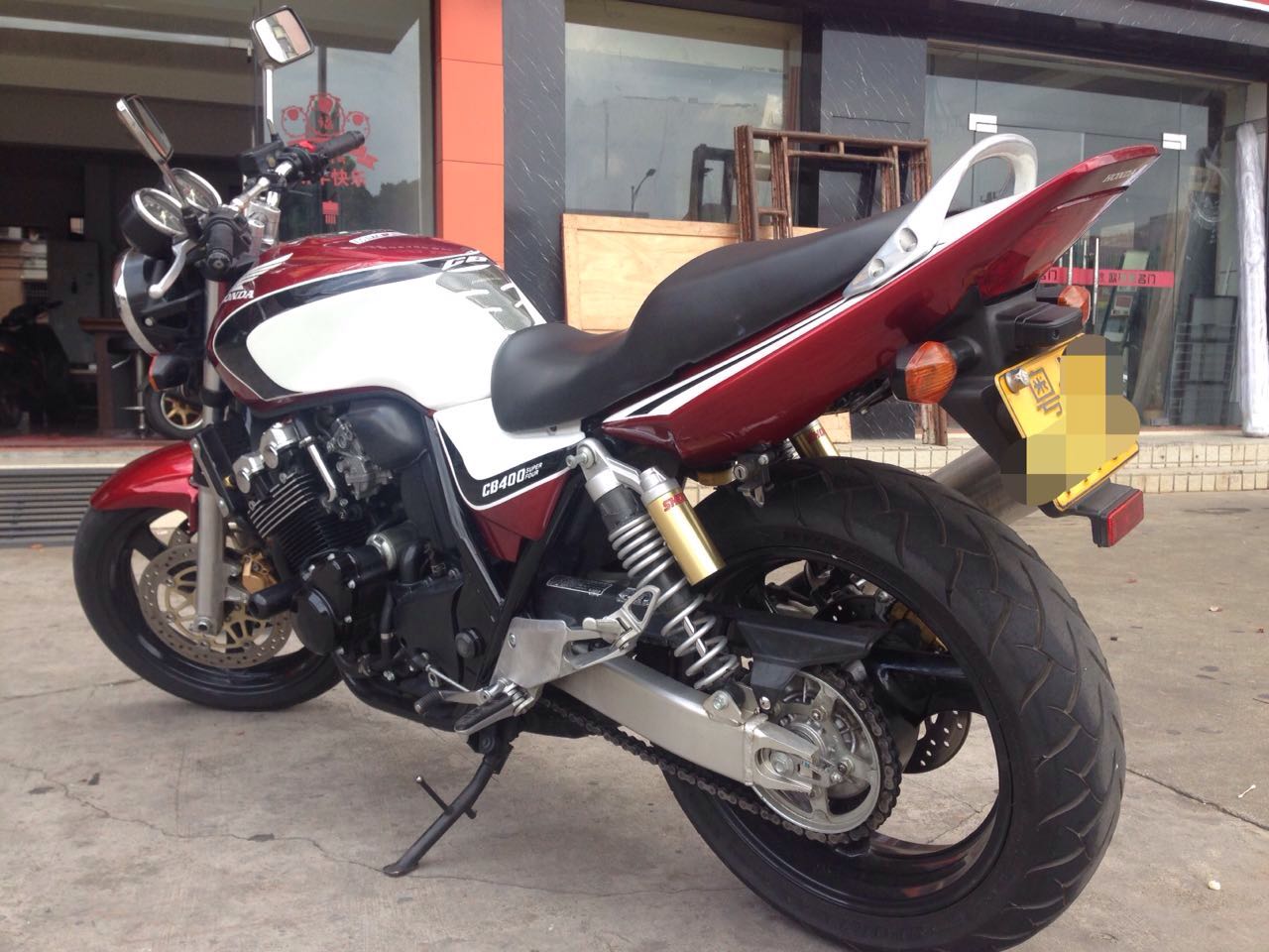 2010448185.jpg