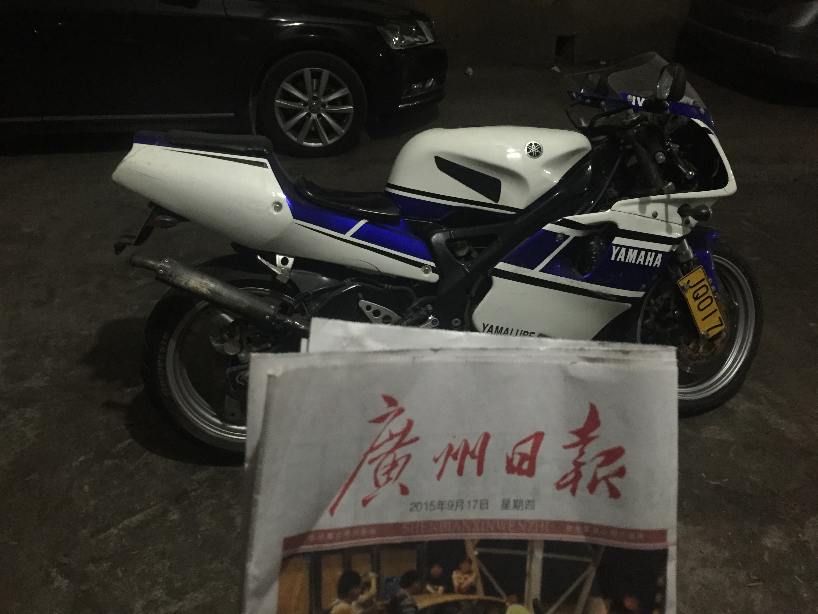右.JPG