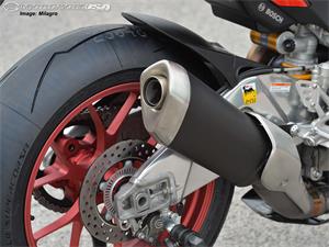 16-aprilia-rsv4rf-3.jpg