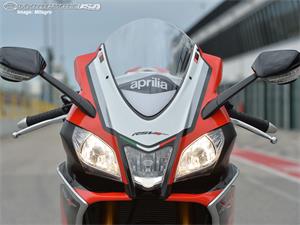 16-aprilia-rsv4RF-7.jpg