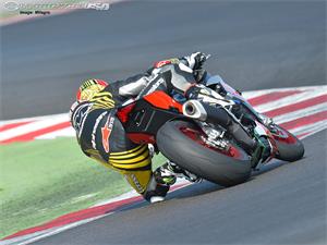 16-aprilia-rsv4RF-13.jpg