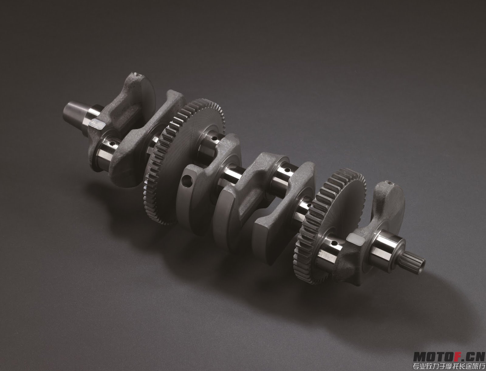 hi_2016 Ninja ZX-10R_crankshaft.jpg