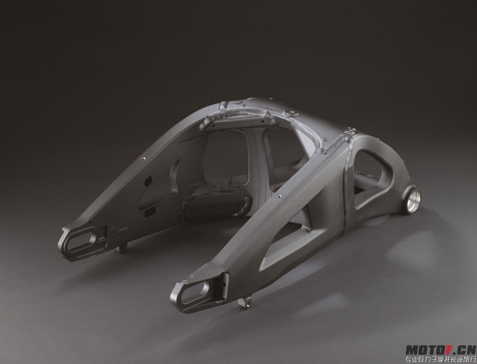 hi_2016 Ninja ZX-10R_swingarm.jpg