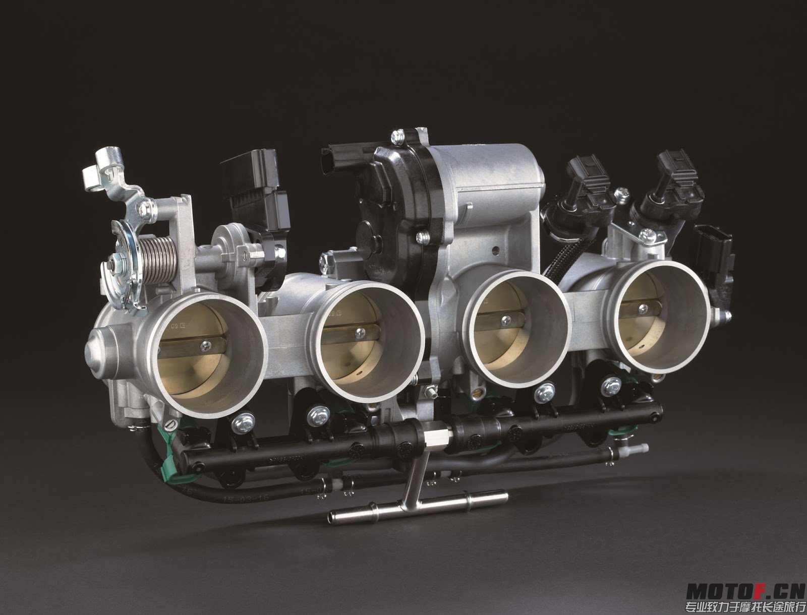 hi_2016 Ninja ZX-10R_throttle_body.jpg