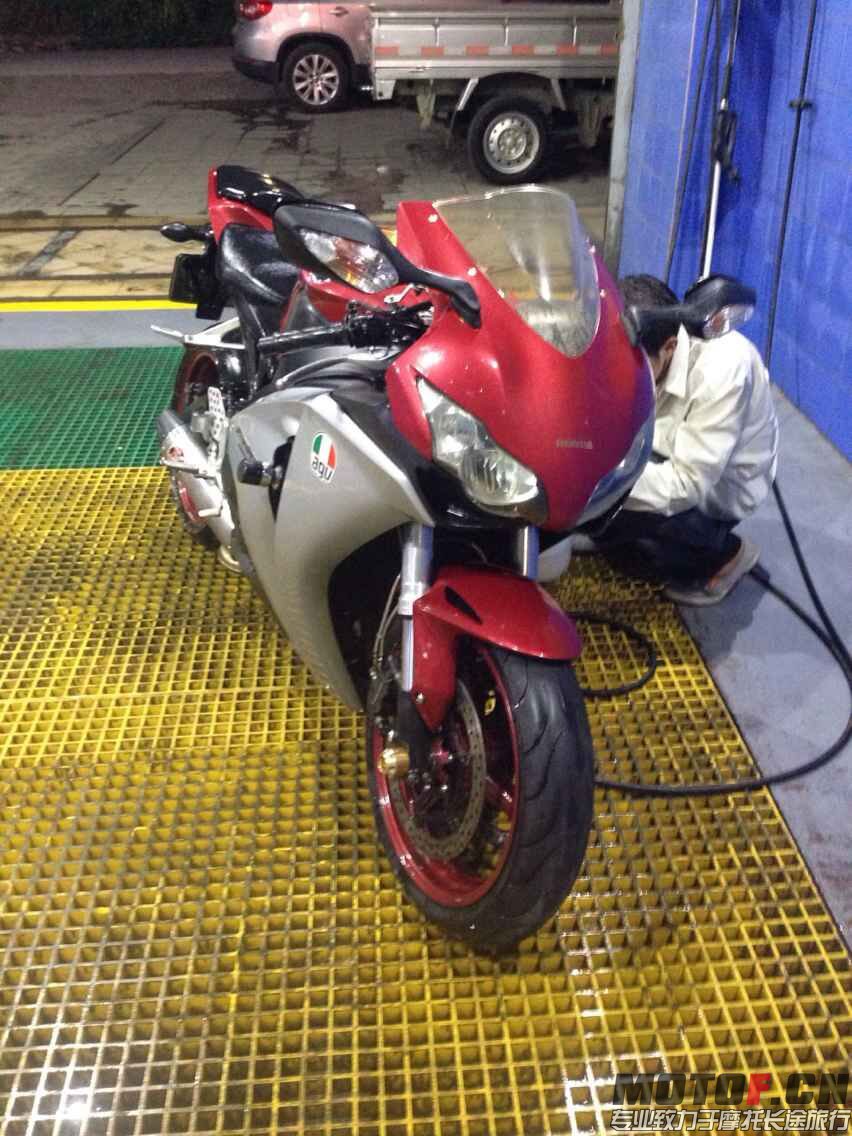 QQ图片20151012232300.jpg