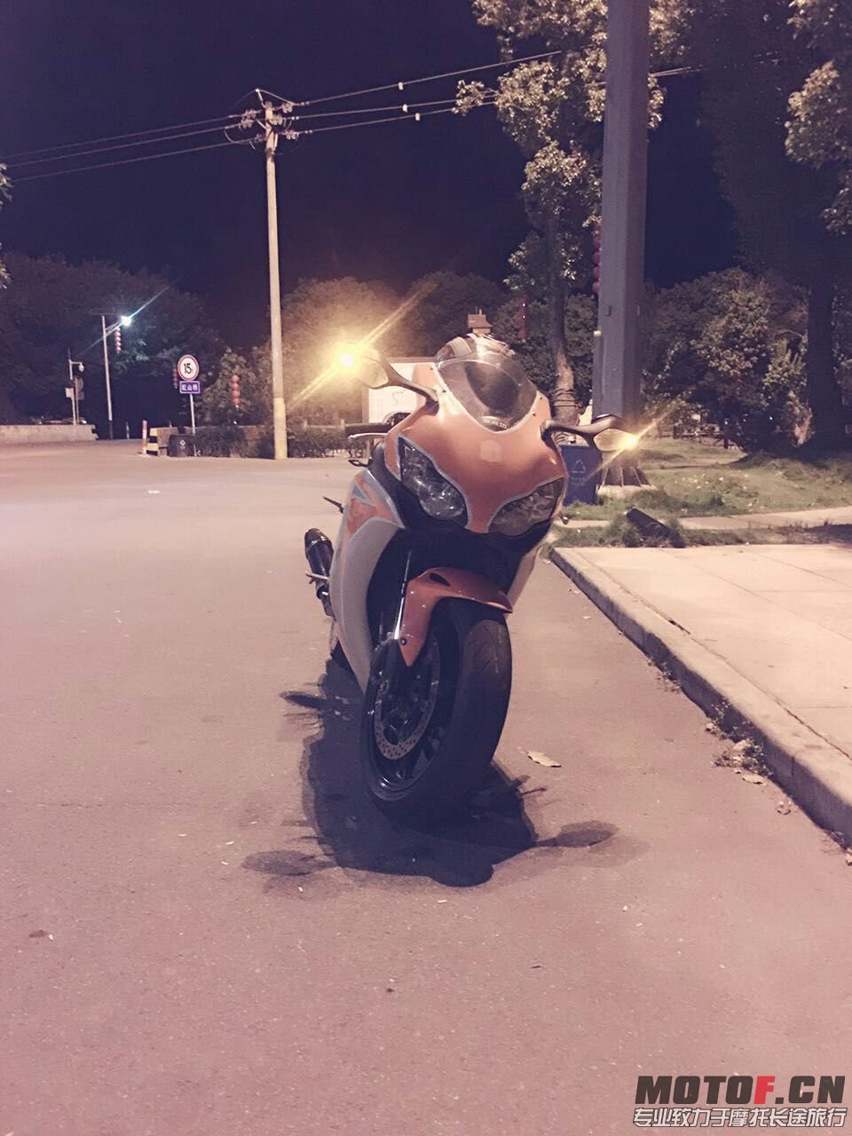 QQ图片20151030123913.jpg