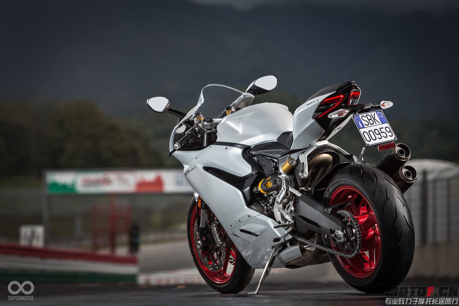 39-39 959 PANIGALE.jpg