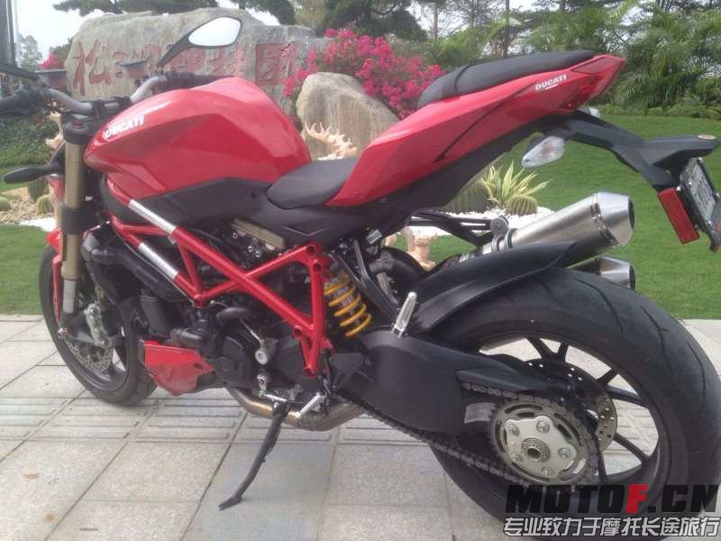 左.jpg