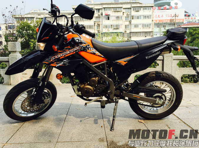 川崎klx150滑胎1.png