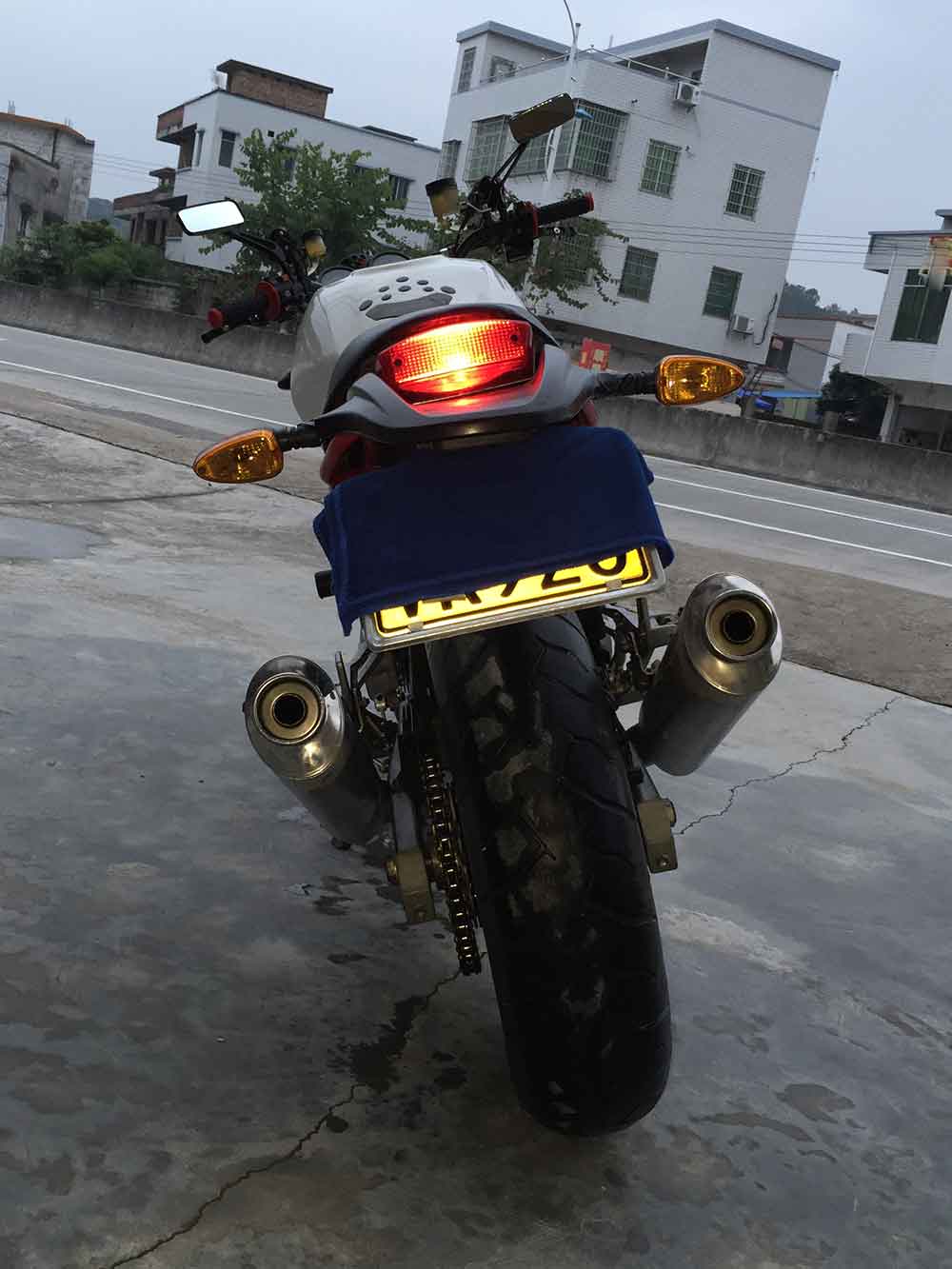 后.jpg