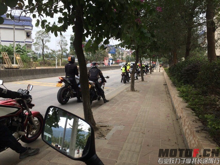 QQ图片20151216231337.jpg