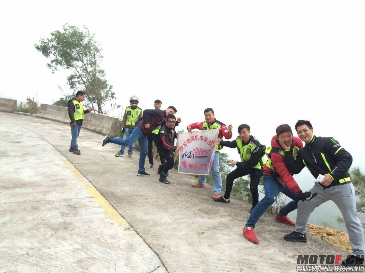 QQ图片20151228021133.jpg