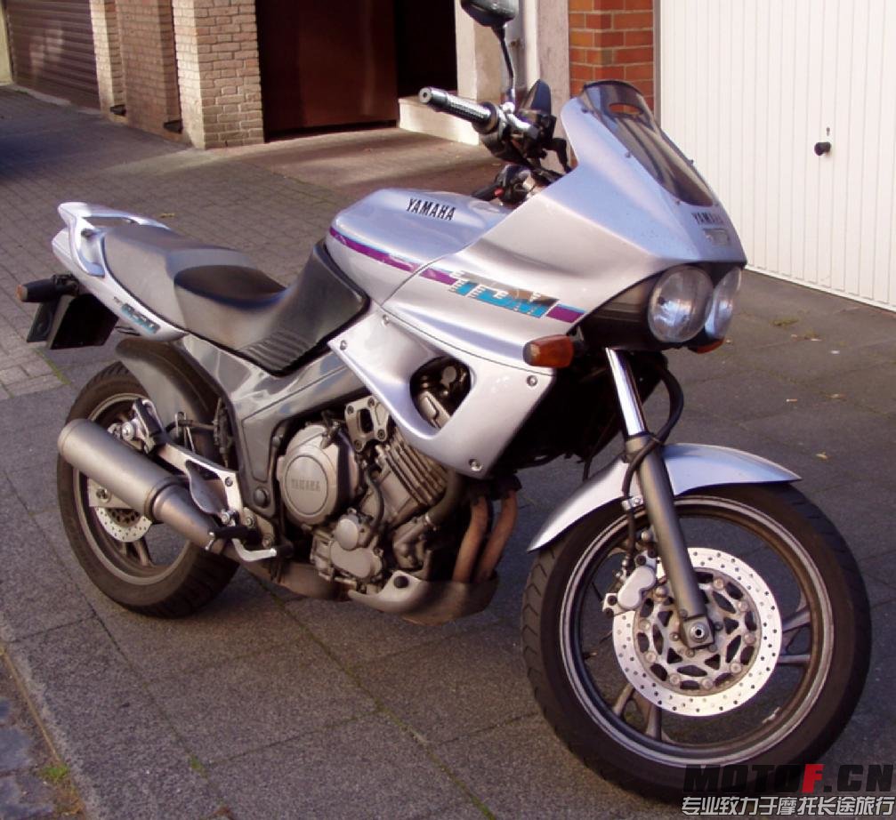 Yamaha_TDM_850_(3VD)_Bj.jpg