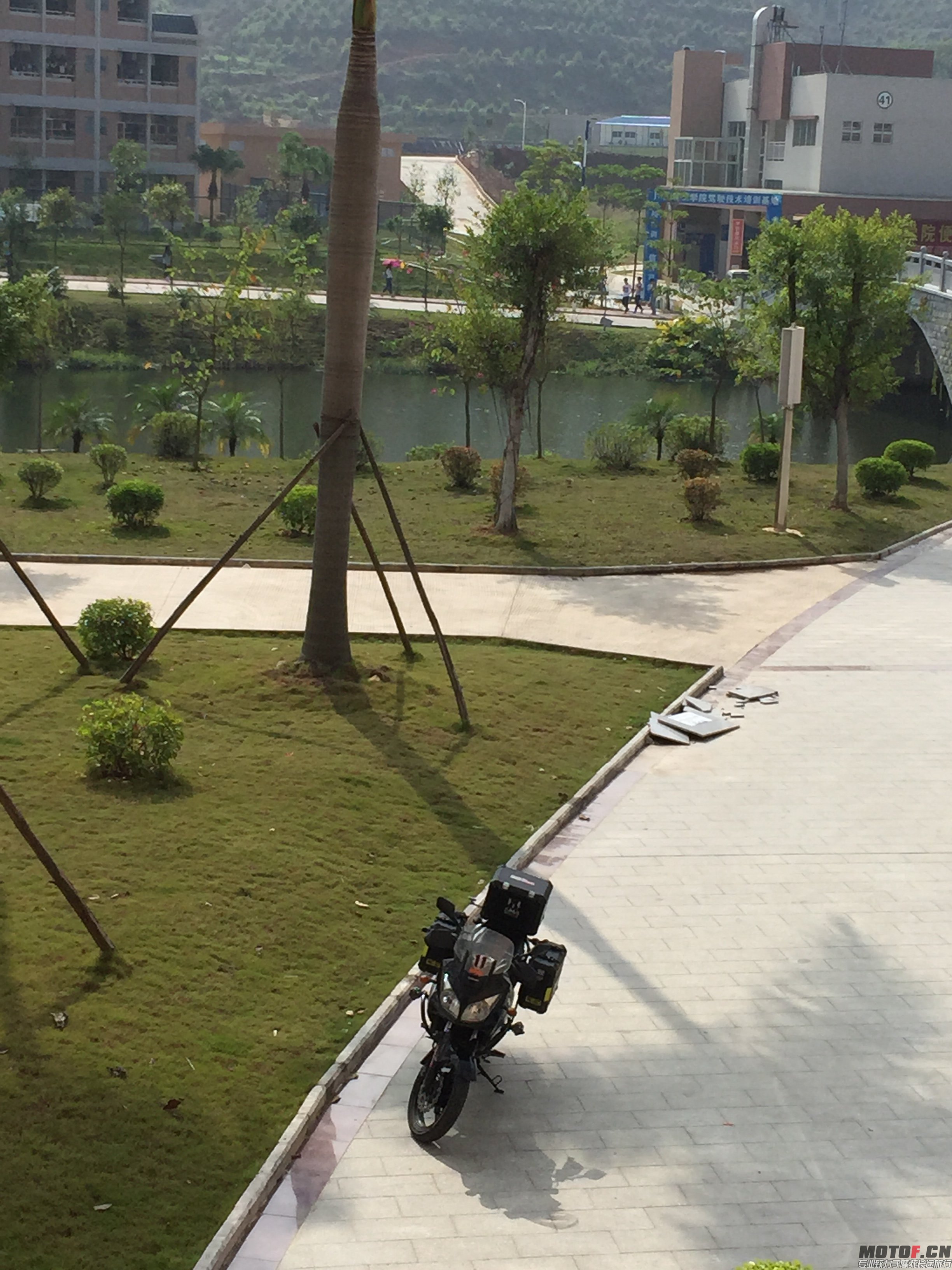 200646vys2d53y002po5y8.jpg