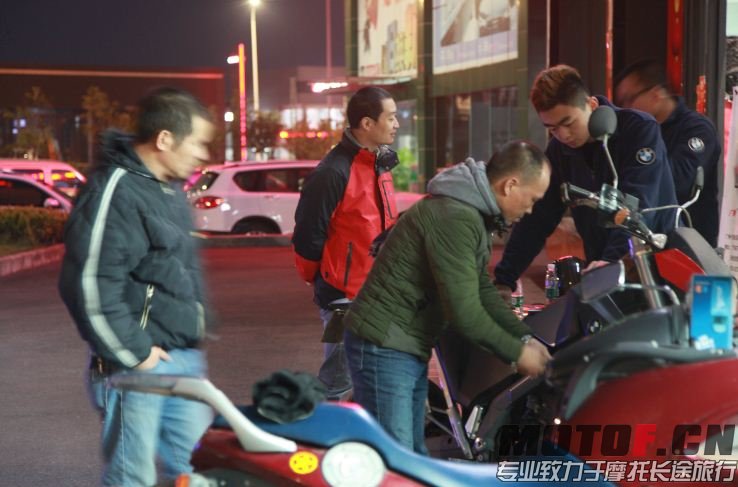 下班赶过来的车友，辛苦了