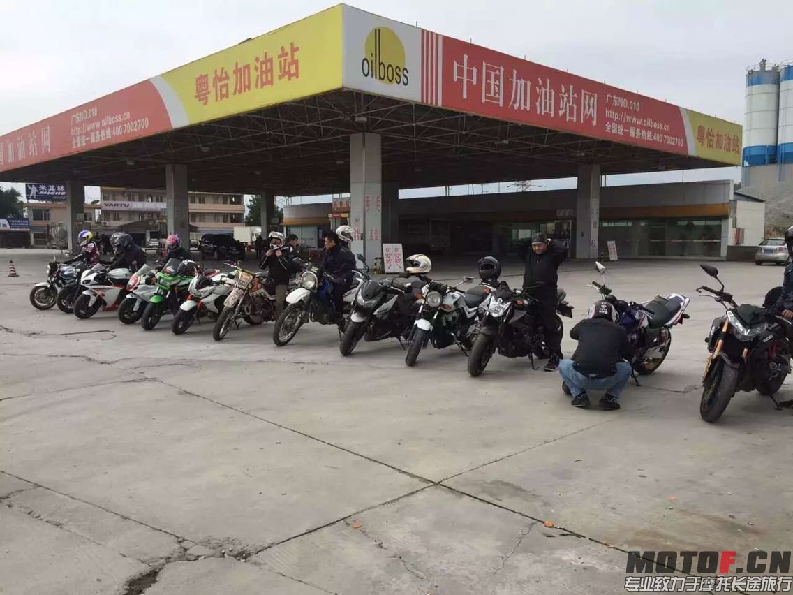 在等待车友.jpg