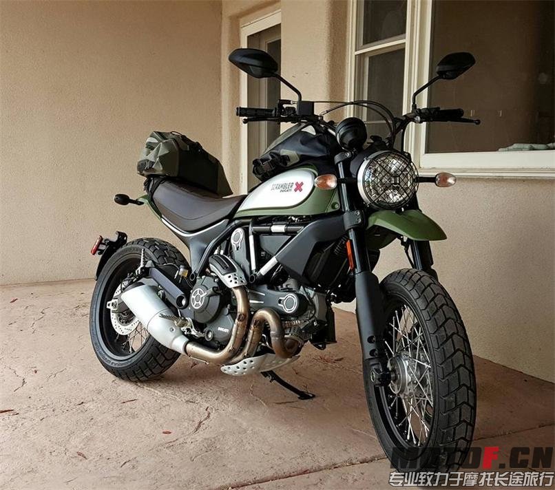 Ducati Scrambler Urban Enduro 2015.jpg