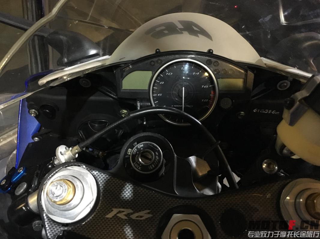 雅马哈R6 4.png